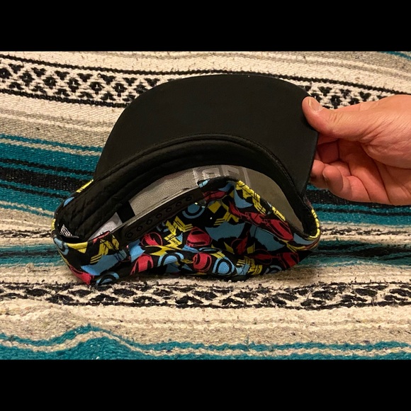 Justice League SnapBack Hat - Picture 9 of 9